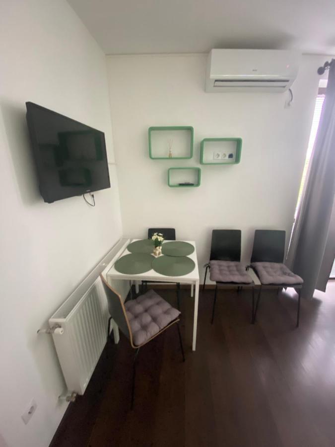 Lexi Classic Apartman ハイデゥソボスロー エクステリア 写真